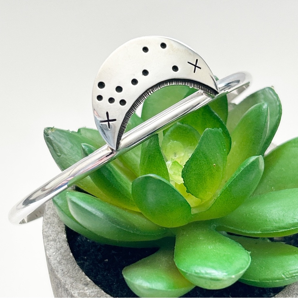 Signed Duane Tawahongva Hopi Sterling Silver Moon Stars Cuff Bracelet - Picture 4 of 12